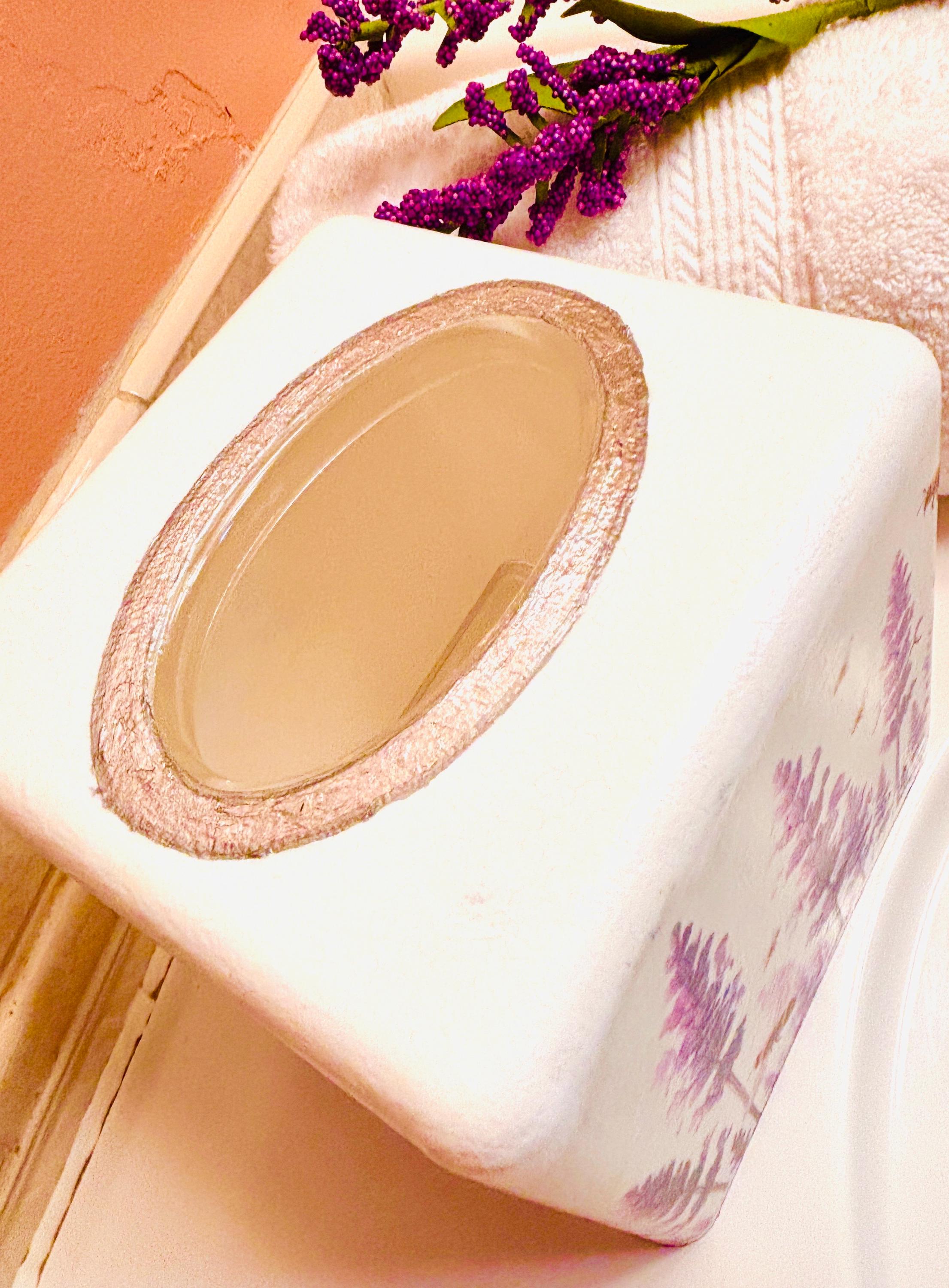 Vanity Tissue Box Holder, Lavender Design